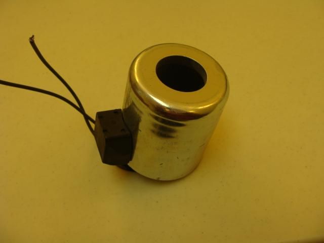 9326 NEW Parker CH 10040 002 Solenoid Coil 120 VAC  