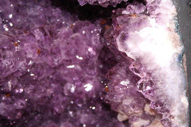 HUGE CATHEDRAL AMETHYST GEODE W/FLAME SHAPE(AMG  2142)  