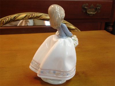 Lladro Figurine May Flowers in Excellent Condition  