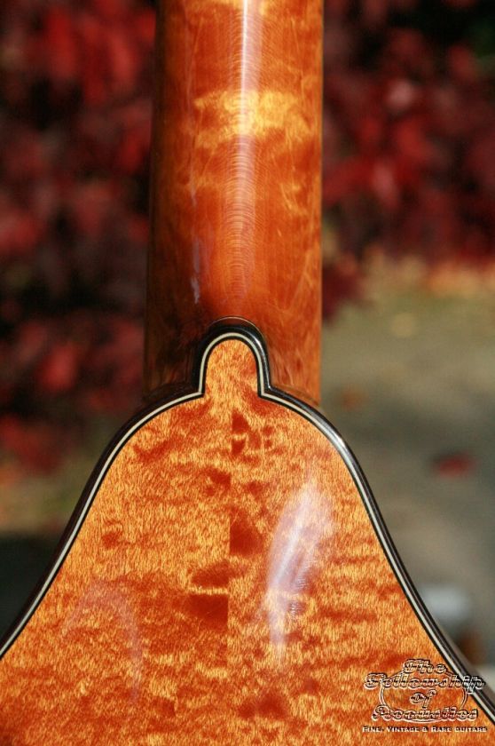 Collings MT2 Mandolin Bubble Maple Custom Adirondack, wide nut, OHC 