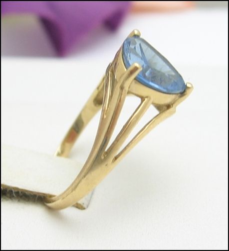 14K GOLD RING Lite BLUE TRIANGLE DQ CZ Size 6  