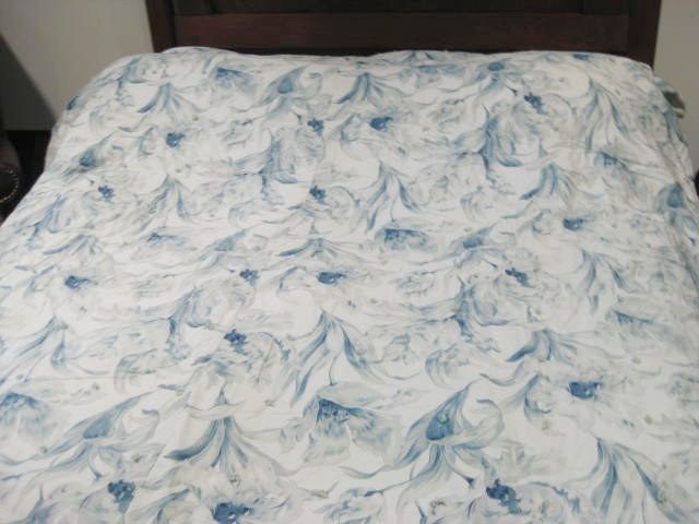 vtg Antique Padded Quilt Backing (Transferware style)  