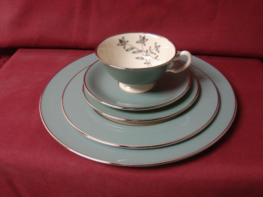   China Dinnerware Kingsley Pattern X445 (5) PC Place setting  