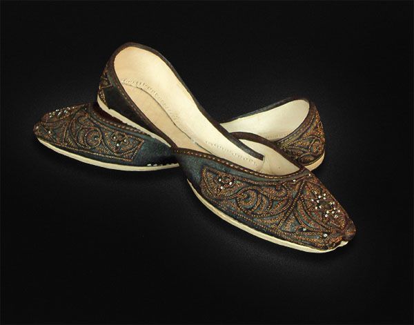 Women Traditional Nagra Khussa Leather summer Shoes  