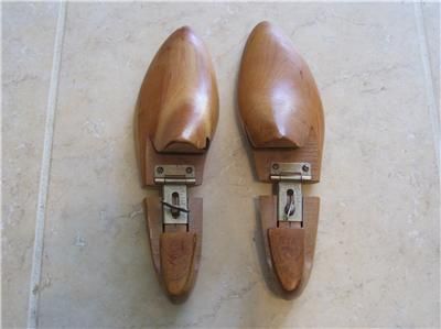 PAIR MENS WOOD SHOE TREES LASTS MACKAY & CO. ROCHESTER FLORSHEIM 