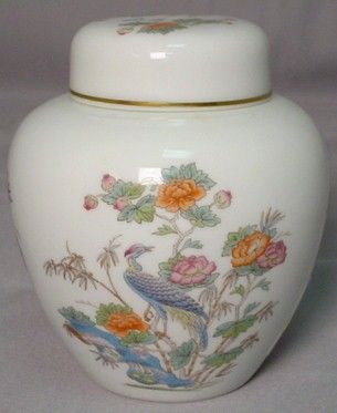 WEDGWOOD china KUTANI CRANE Ginger Jar with Lid  