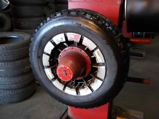 ONE Pacemark 215/65/16 TIRE SNOWTRACKER RADIAL ST/2 98S P215/65/R16 9 