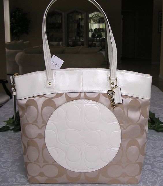 NEW COACH LAURA SIGNATURE TOTE BAG PURSE KHAKI WHITE 18335 NWT  