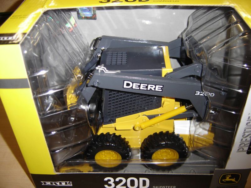 JOHN DEERE 320D SKIDSTEER PRESTIGE COLLECTION DIECAST  