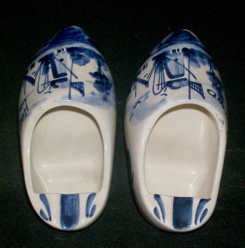 VINTAGE DELFT POTTERY PORCELAIN BLUE AND WHITE HANDPAINTED SHOE 