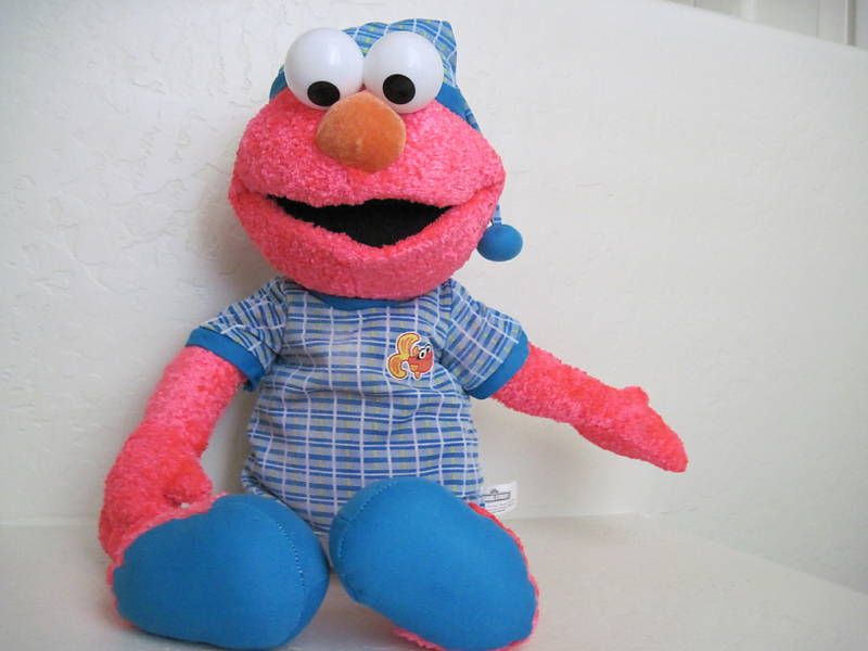 23 Sesame Street ELMO WEARING PAJAMAS Plush  