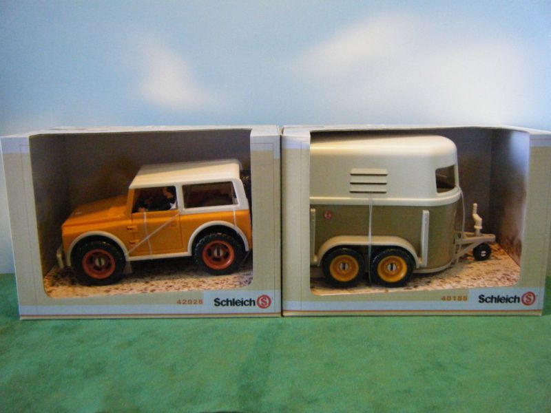 SCHLEICH TRUCK #42025 & HORSE TRAILER #40185 *NEW* 4005086420250 