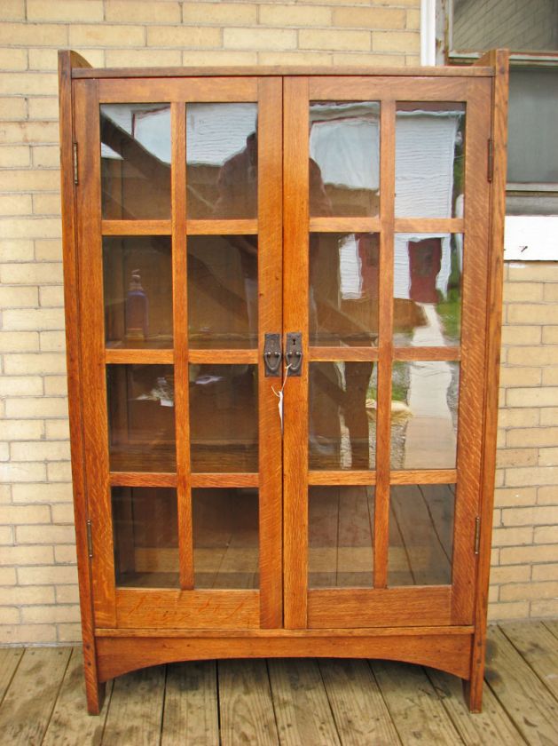 SUPERB Antique GUSTAV STICKLEY China Cabinet f9952  